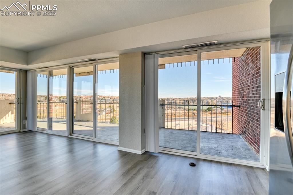 Image 12 of 44: Living Room