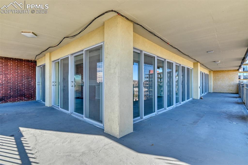 Image 25 of 44: Patio