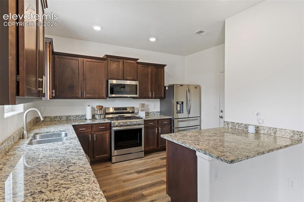Image 11 of 41: Kitchen