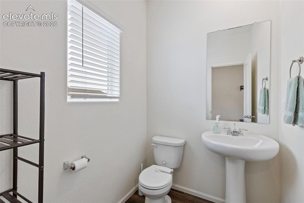 Image 34 of 41: Bathroom