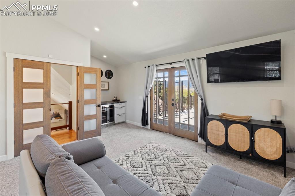 Image 29 of 50: Living Room