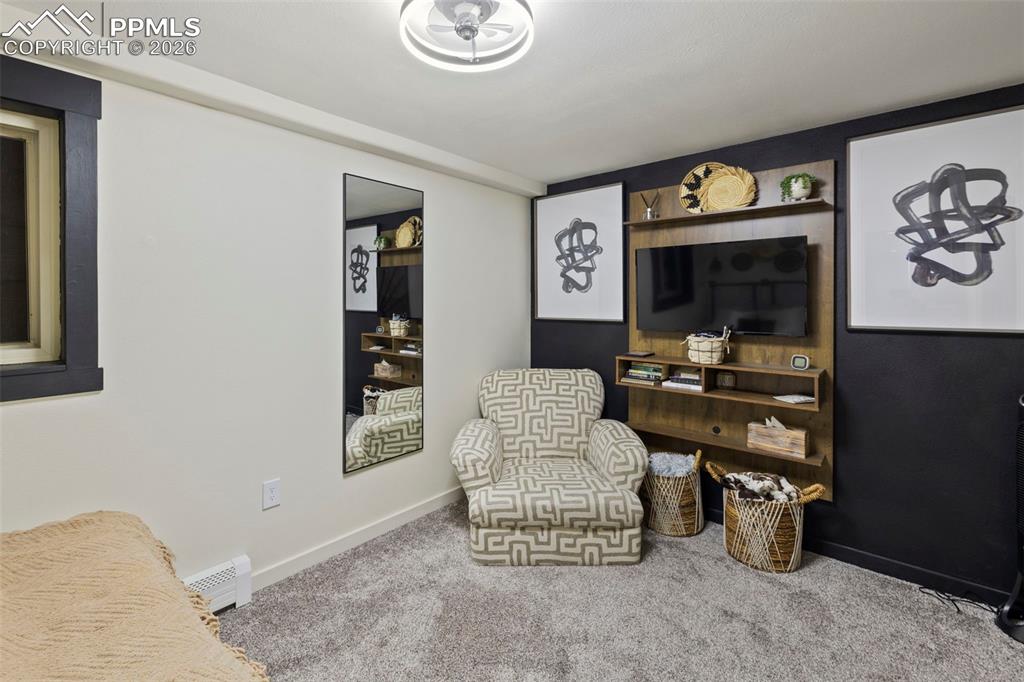 Image 41 of 50: Sitting Room