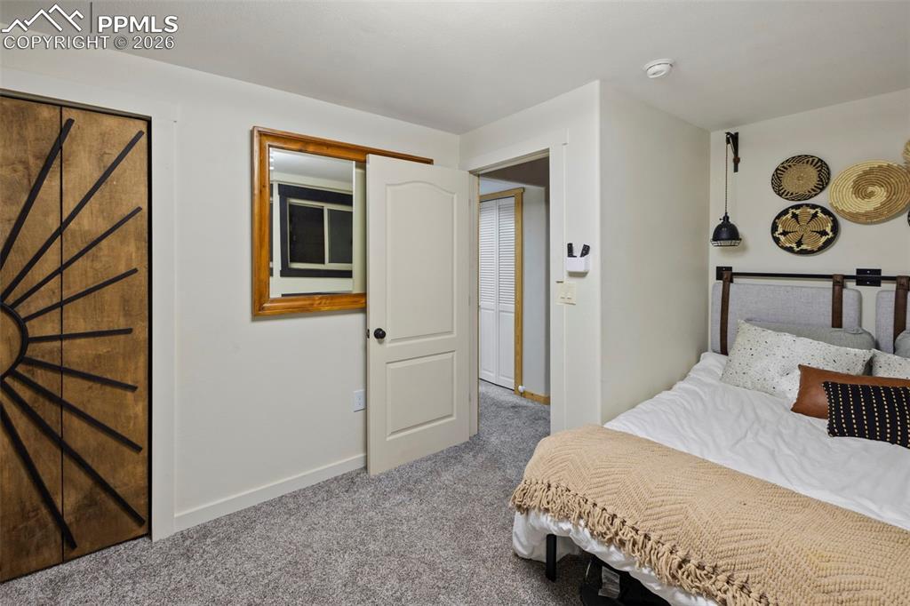 Image 42 of 50: Bedroom