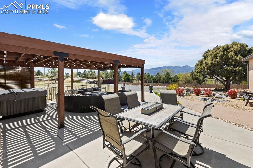 Image 43 of 50: Patio