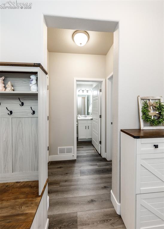 Image 25 of 50: Mud Room