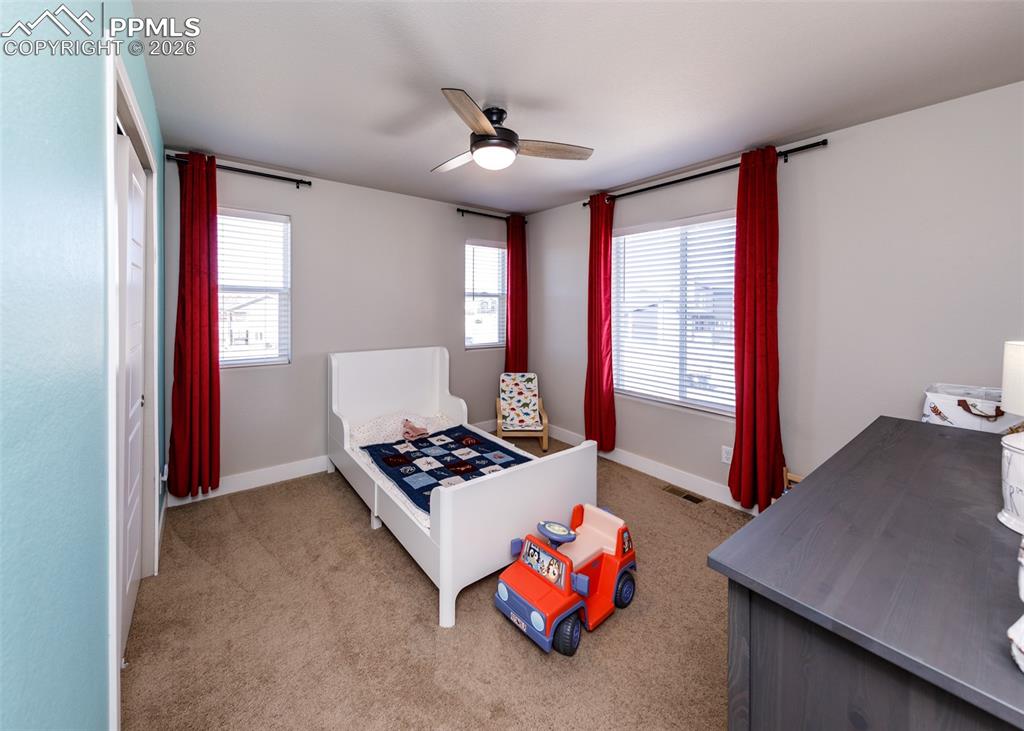 Image 37 of 50: Bedroom