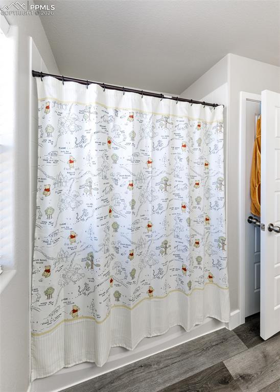 Image 39 of 50: Bathroom