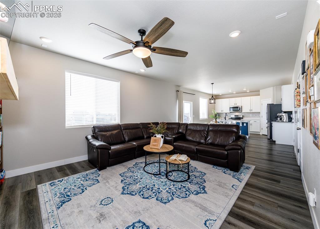 Image 9 of 50: Living Room