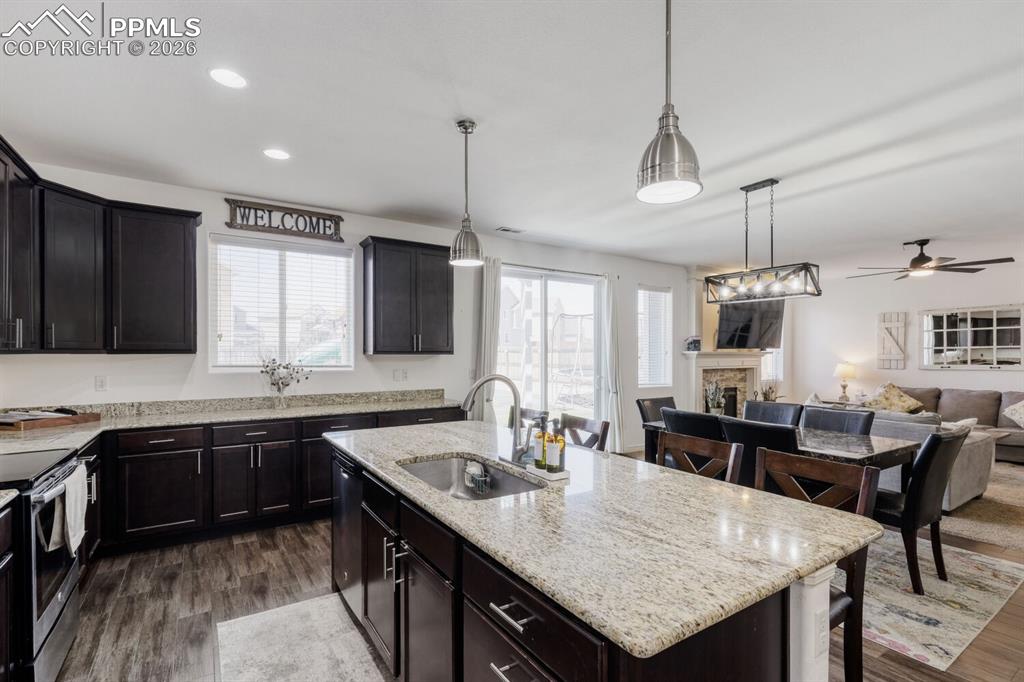 Image 13 of 29: Kitchen