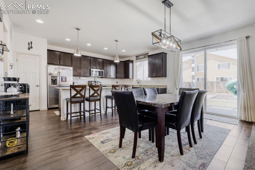 Image 14 of 29: Dining Area