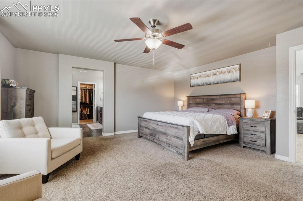 Image 19 of 29: Bedroom