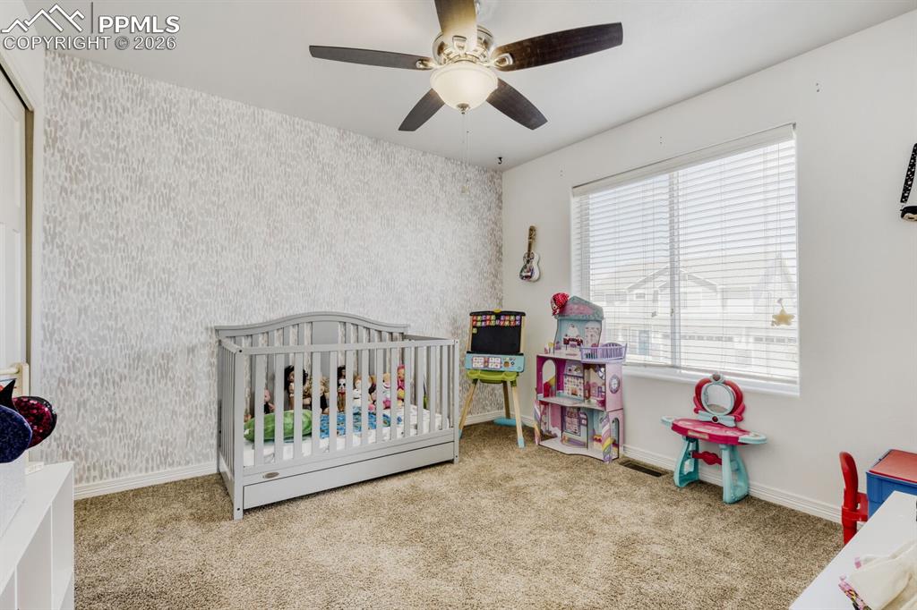 Image 23 of 29: Bedroom