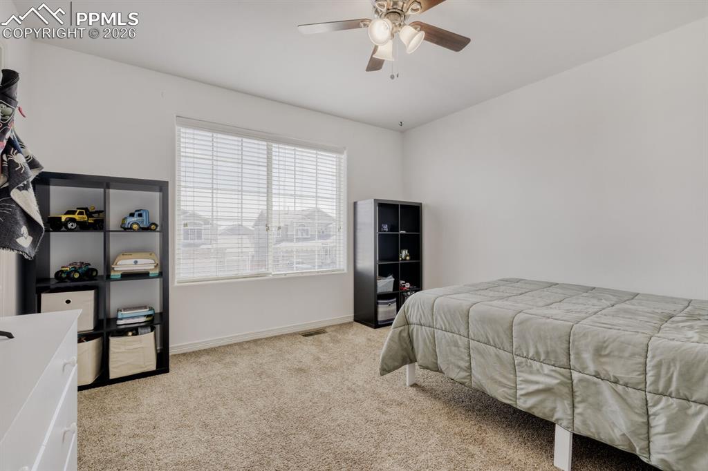 Image 24 of 29: Bedroom