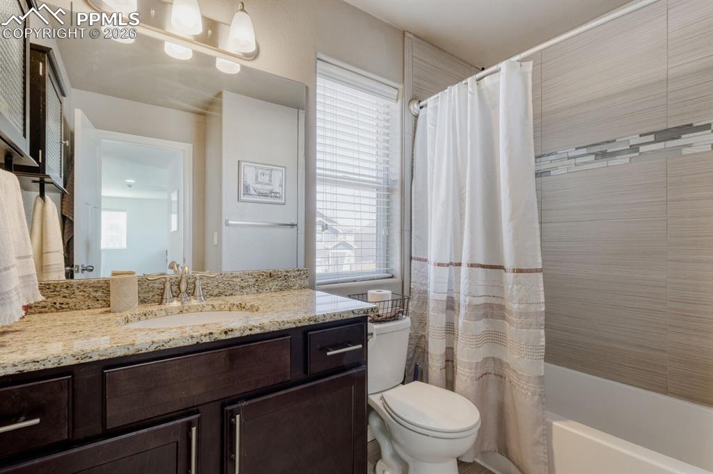 Image 25 of 29: Bathroom