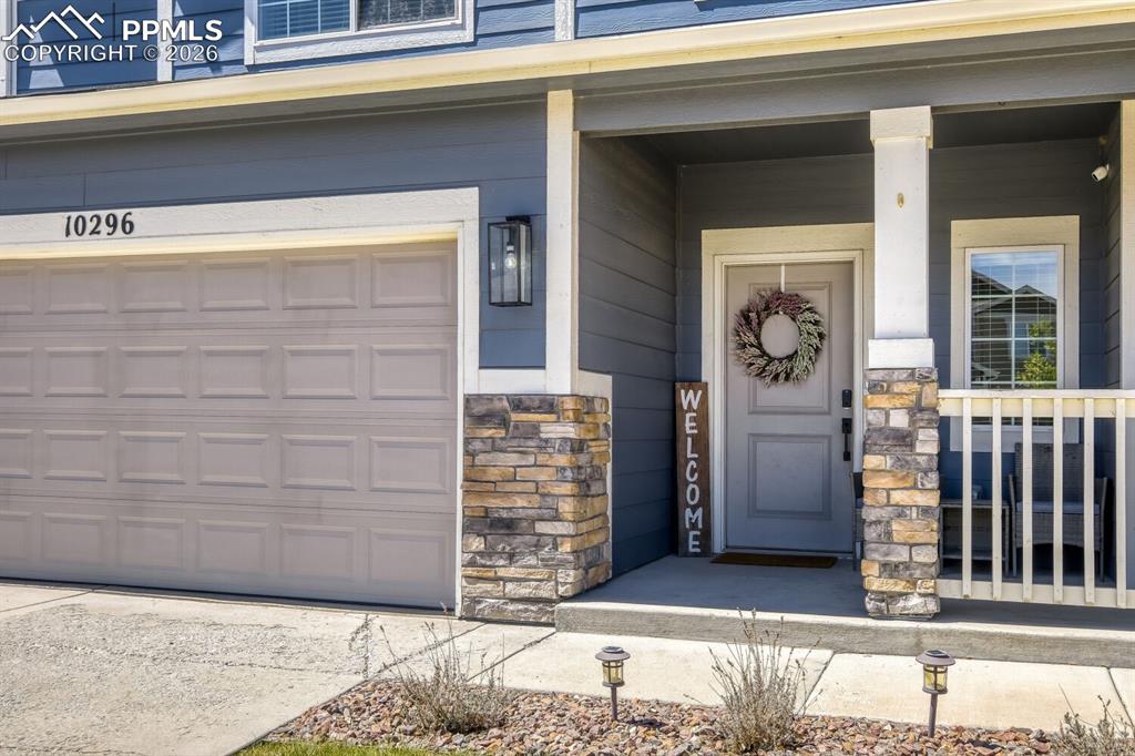 Image 3 of 29: Entry