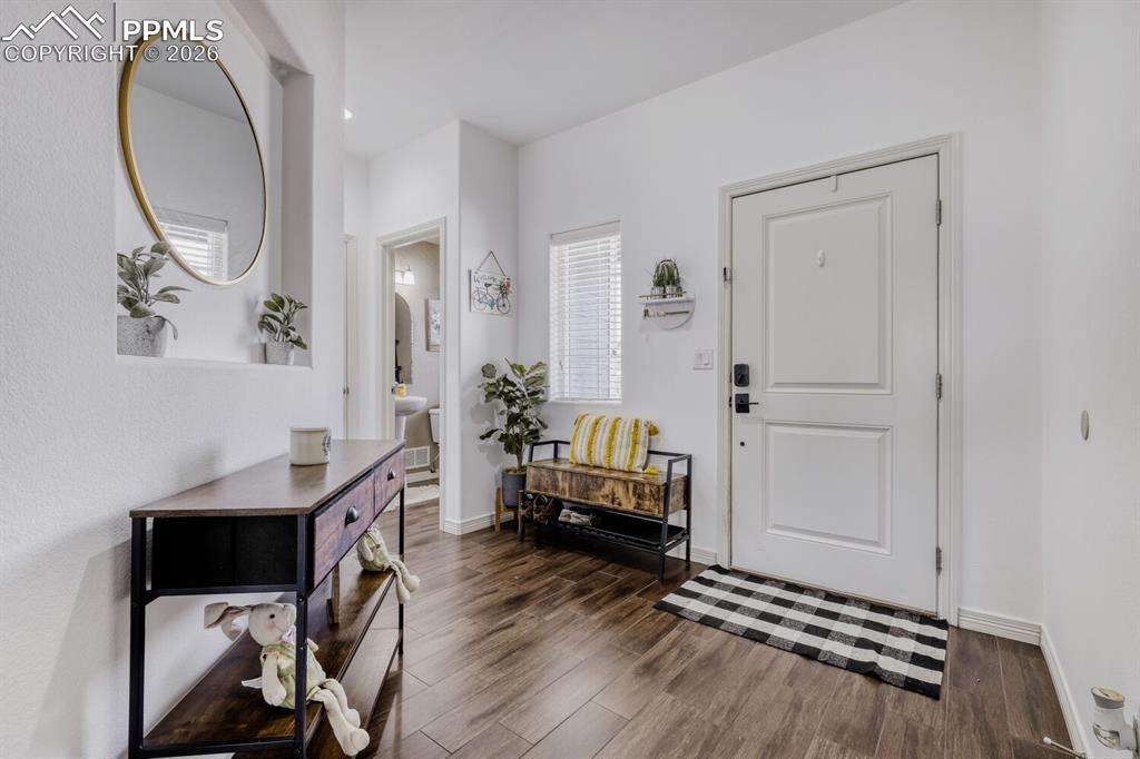 Image 4 of 29: Entry