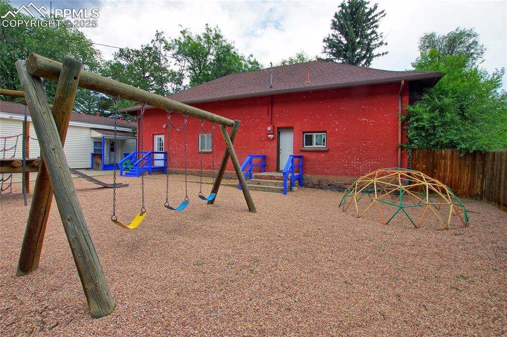Image 21 of 34: View of jungle gym