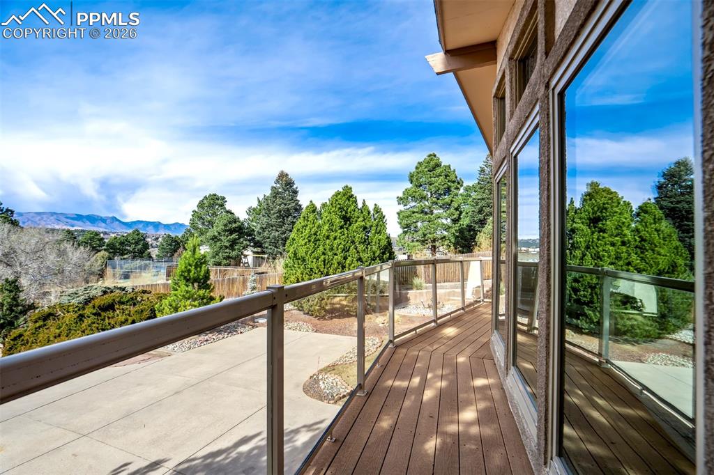 Image 10 of 50: Balcony