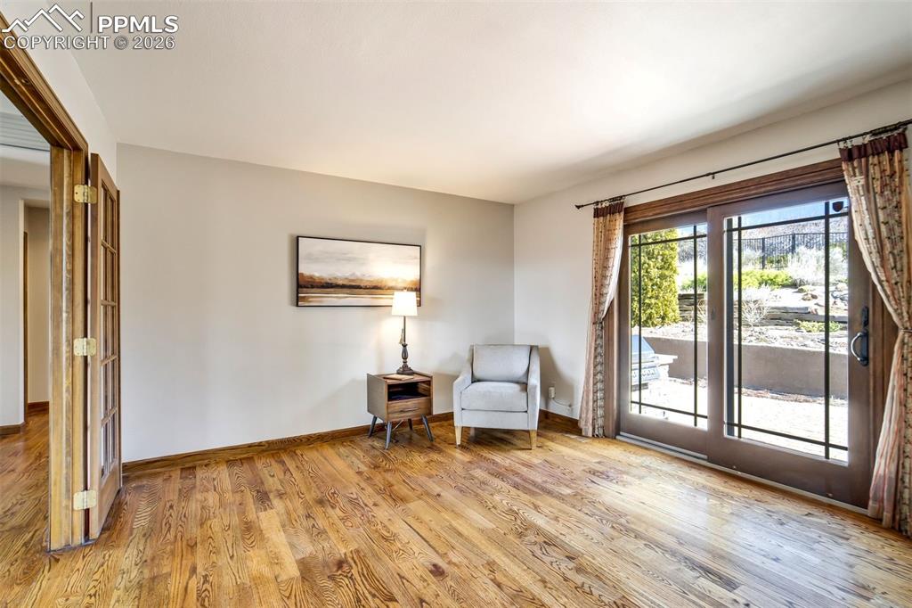 Image 20 of 50: Family Room