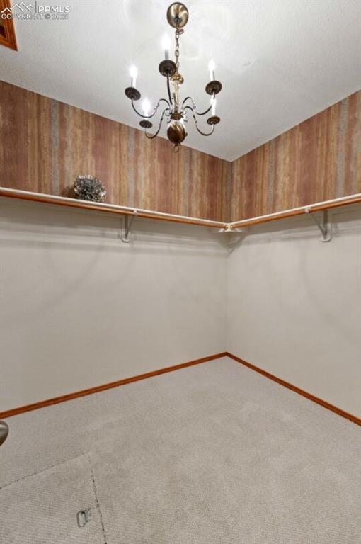 Image 18 of 43: Closet