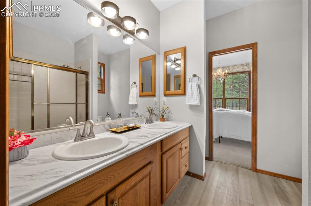 Image 37 of 43: Bathroom