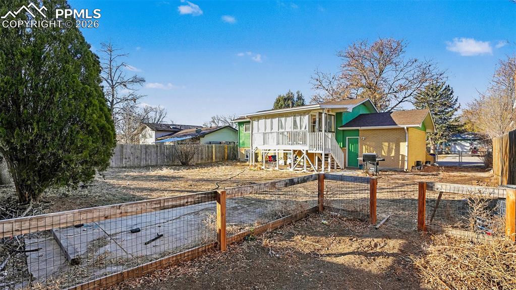 Image 15 of 15: Back of Structure