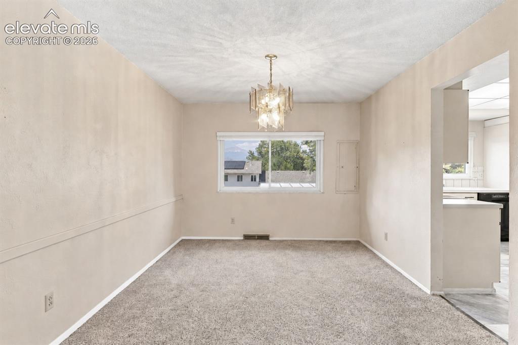 Image 12 of 50: Dining Room