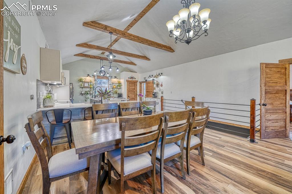 Image 14 of 46: Dining Area