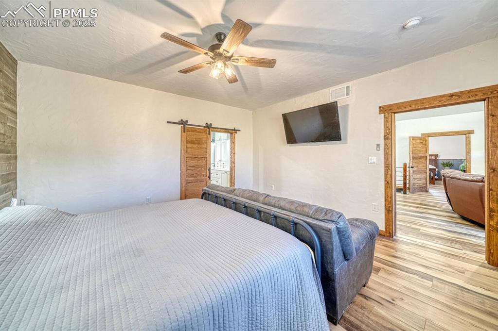 Image 15 of 46: Bedroom