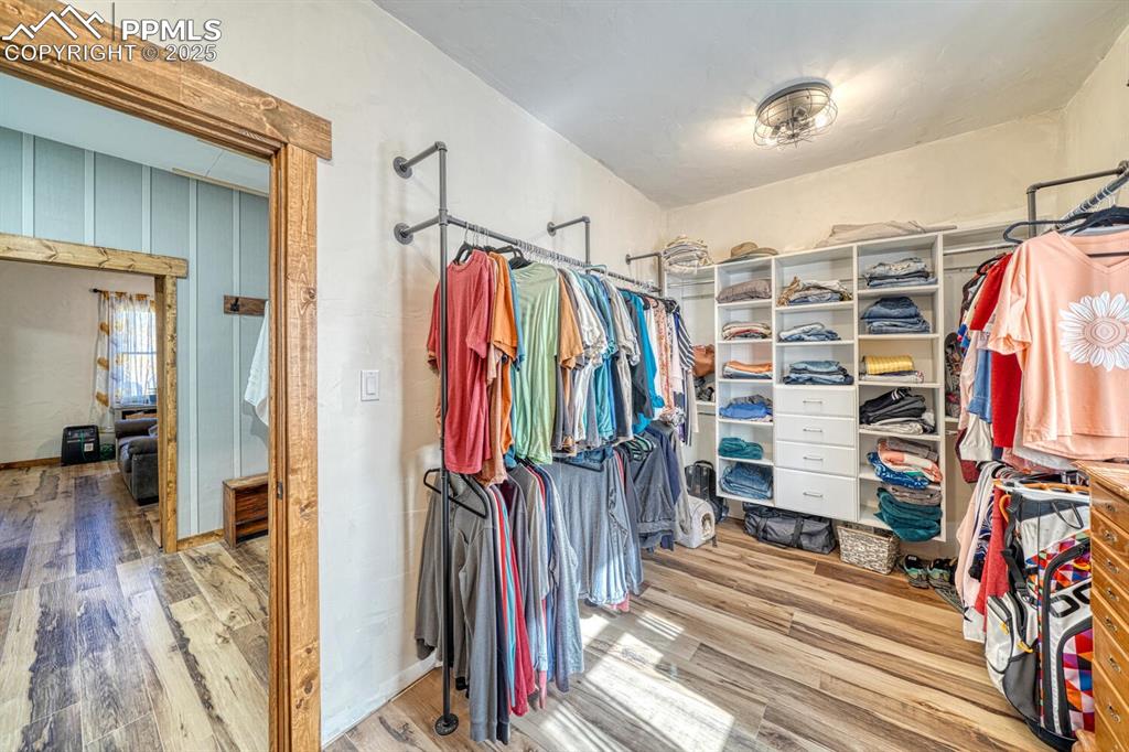 Image 17 of 46: Closet