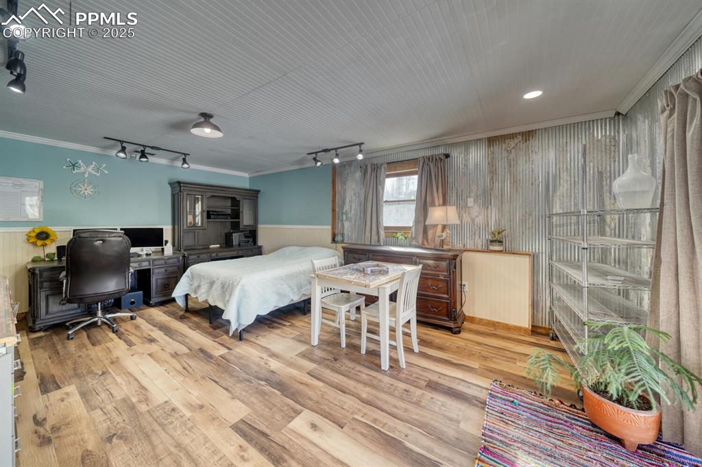 Image 28 of 46: Bedroom