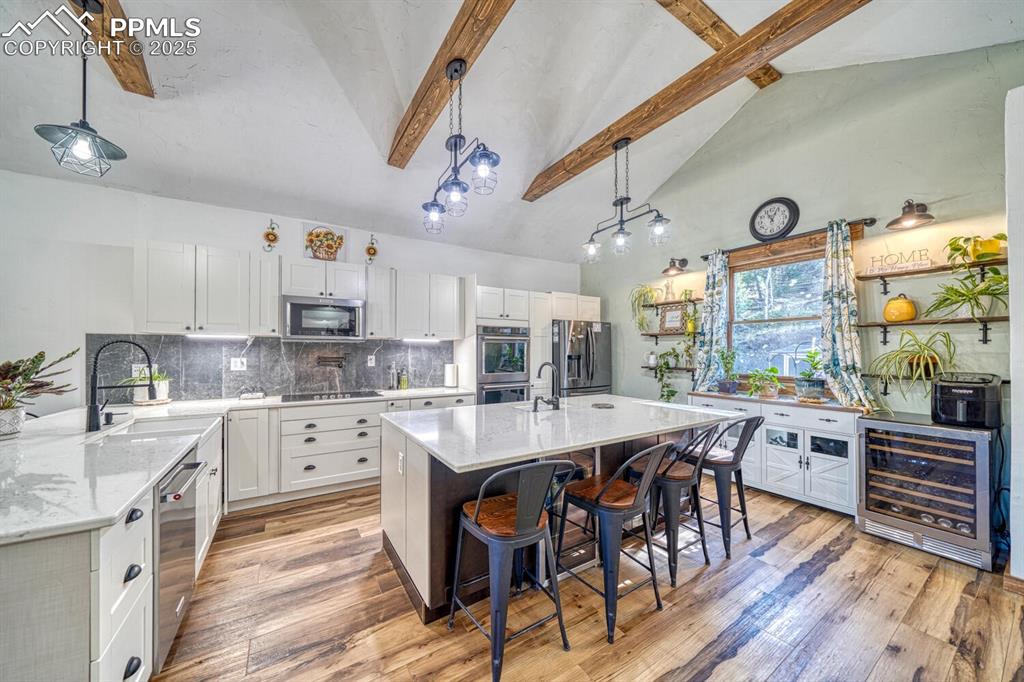 Image 4 of 46: Kitchen