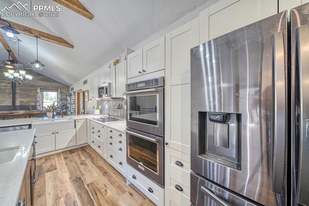 Image 8 of 46: Kitchen