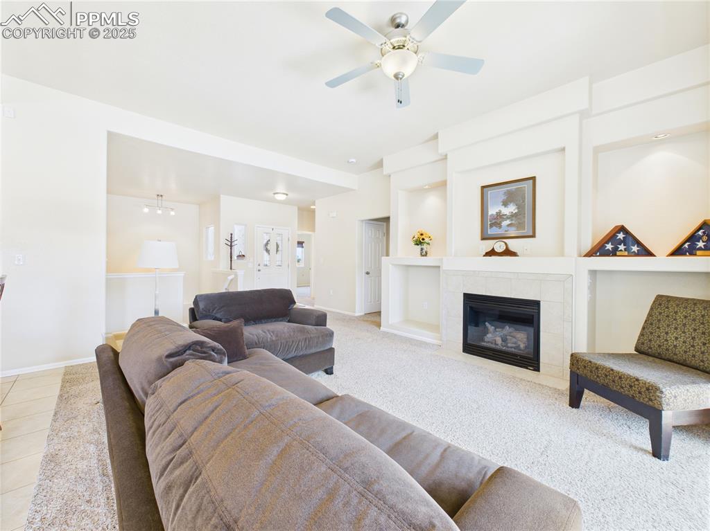 Image 11 of 50: Living Room