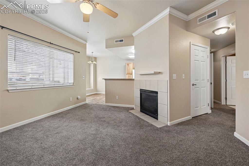 Image 3 of 31: Living Room