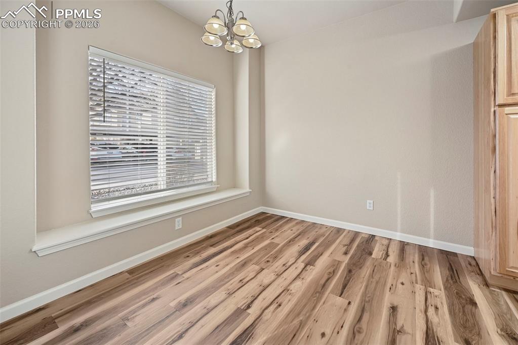 Image 9 of 31: Dining Area