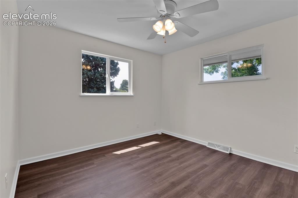 Image 19 of 40: Main level bedroom #3