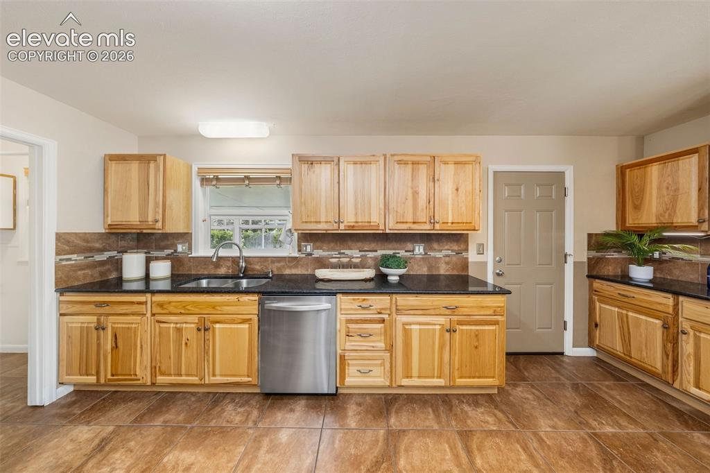Image 12 of 47: Kitchen