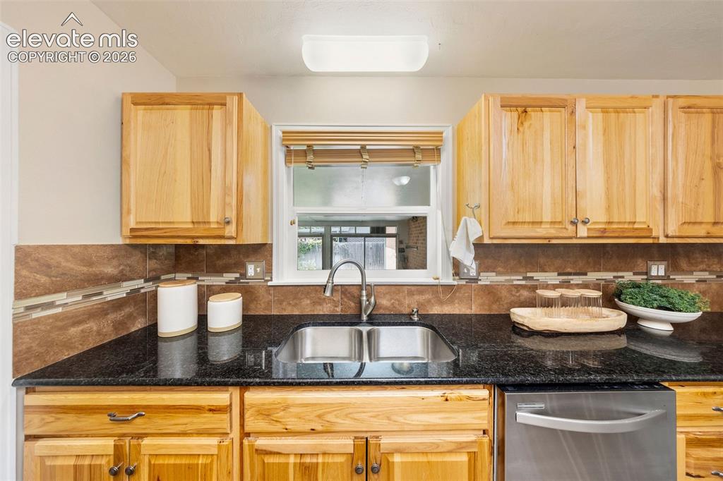 Image 13 of 47: Kitchen