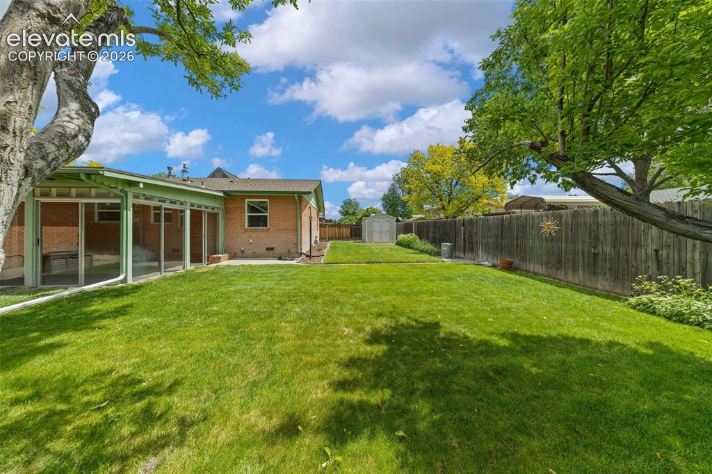 Image 17 of 47: Yard