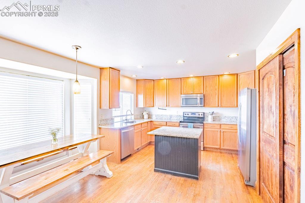 Image 12 of 47: Kitchen