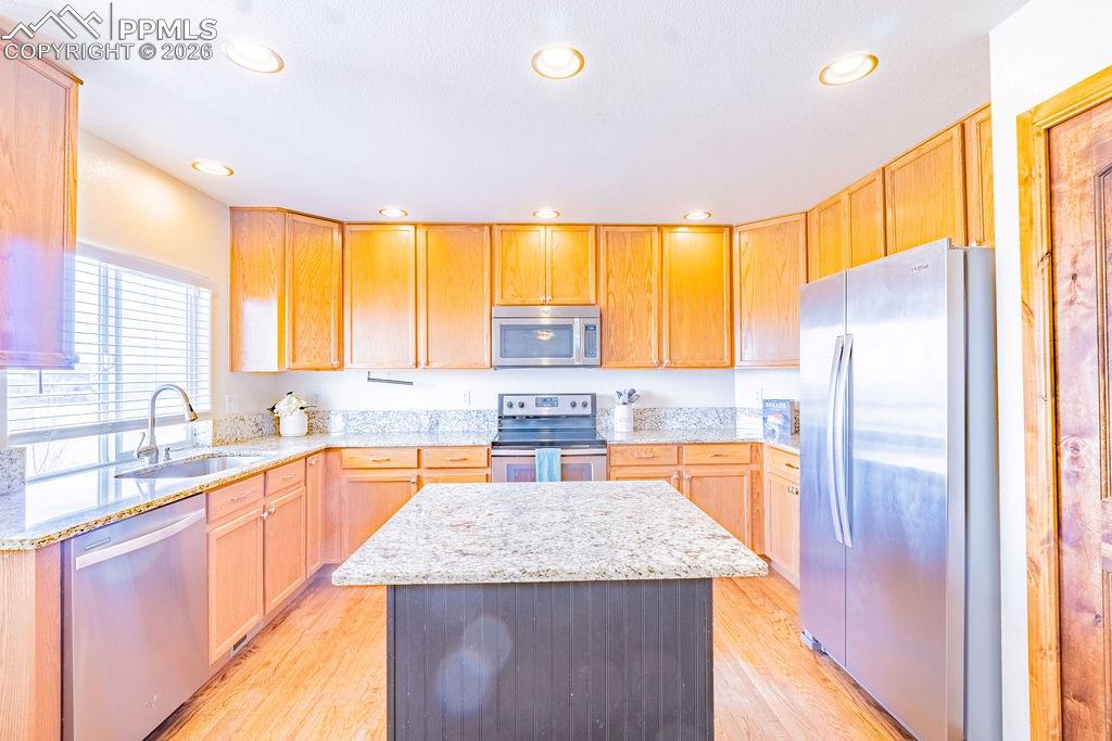 Image 13 of 47: Kitchen