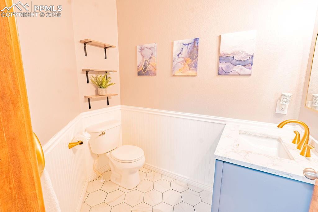 Image 16 of 47: Bathroom