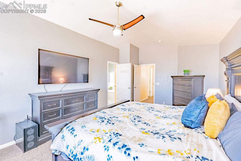 Image 21 of 47: Bedroom