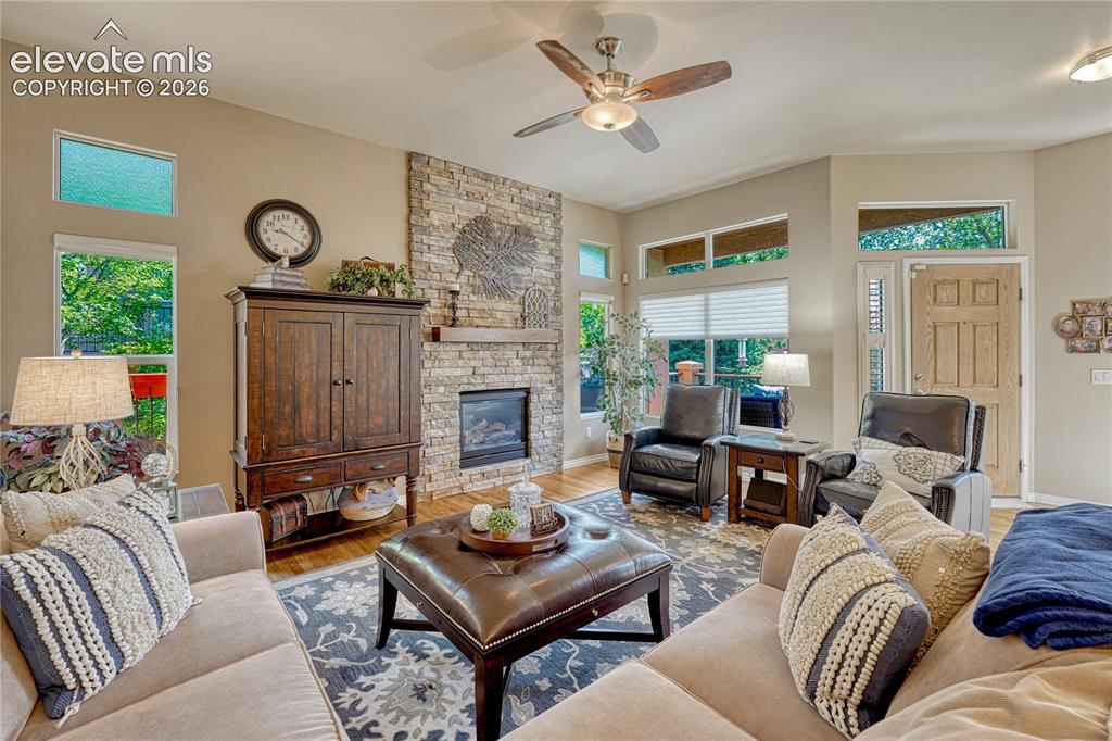 Image 10 of 47: Great Room
