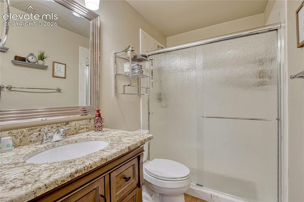 Image 29 of 47: Bathroom