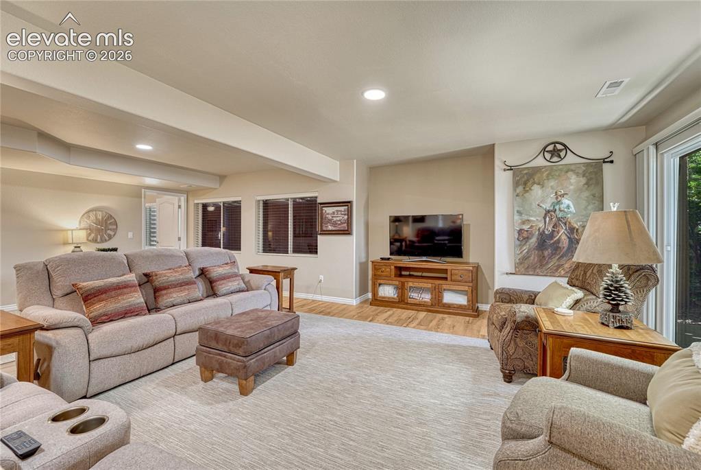 Image 31 of 47: Family Room
