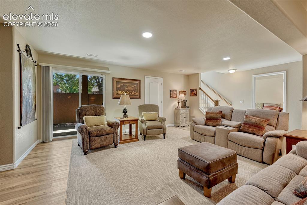 Image 32 of 47: Family Room