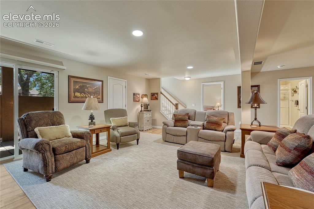 Image 33 of 47: Family Room