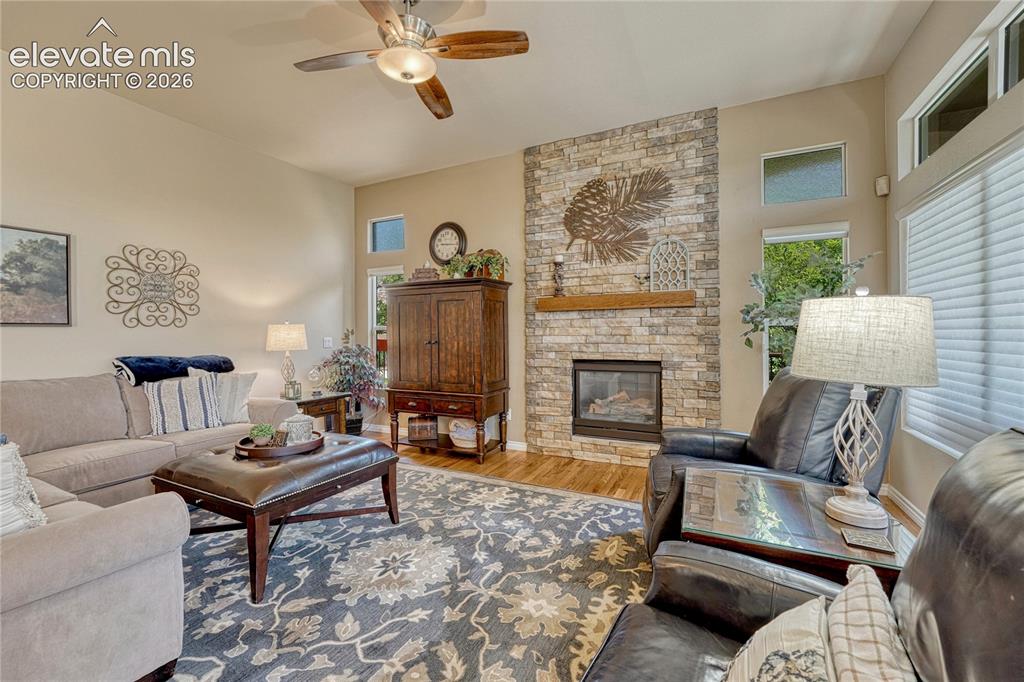 Image 7 of 47: Great Room